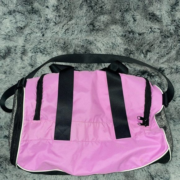 PINK duffel bag - Picture 3 of 3